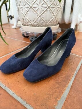 Stuart Weitzman Navy Suede Block Heel Pumps - Size 8.5